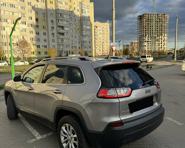Сірий Джип Cherokee, об'ємом двигуна 2.36 л та пробігом 131 тис. км за 14900 $, фото 6 на Automoto.ua