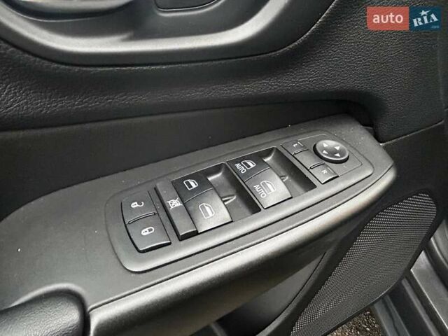 Сірий Джип Cherokee, об'ємом двигуна 3.24 л та пробігом 91 тис. км за 23290 $, фото 15 на Automoto.ua