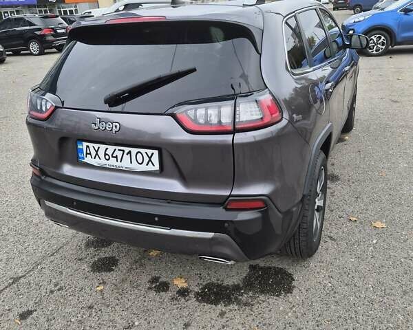 Серый Джип Чероки, объемом двигателя 3.24 л и пробегом 182 тыс. км за 15600 $, фото 3 на Automoto.ua