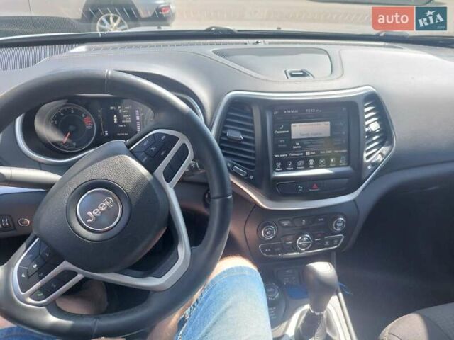 Сірий Джип Cherokee, об'ємом двигуна 2.36 л та пробігом 100 тис. км за 17999 $, фото 8 на Automoto.ua