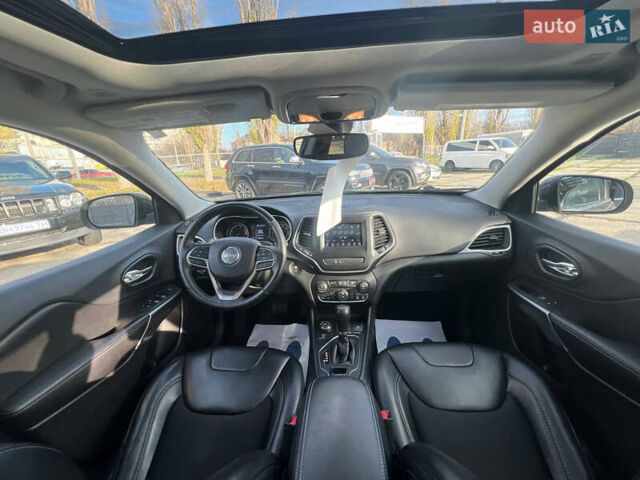 Серый Джип Чероки, объемом двигателя 2.36 л и пробегом 139 тыс. км за 16200 $, фото 9 на Automoto.ua