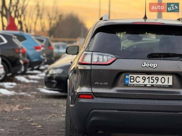 Сірий Джип Cherokee, об'ємом двигуна 2.36 л та пробігом 96 тис. км за 15900 $, фото 2 на Automoto.ua