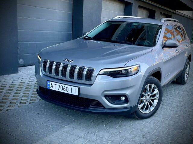 Серый Джип Чероки, объемом двигателя 2.4 л и пробегом 221 тыс. км за 16999 $, фото 2 на Automoto.ua