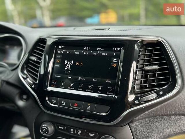 Сірий Джип Cherokee, об'ємом двигуна 2 л та пробігом 28 тис. км за 20690 $, фото 12 на Automoto.ua