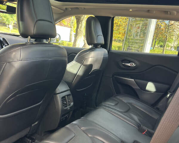 Серый Джип Чероки, объемом двигателя 3.24 л и пробегом 108 тыс. км за 19500 $, фото 21 на Automoto.ua