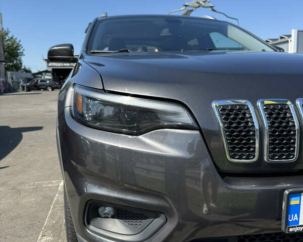 Сірий Джип Cherokee, об'ємом двигуна 2.4 л та пробігом 110 тис. км за 21000 $, фото 1 на Automoto.ua