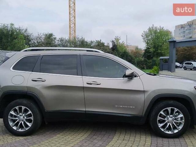 Сірий Джип Cherokee, об'ємом двигуна 3.2 л та пробігом 48 тис. км за 18000 $, фото 8 на Automoto.ua