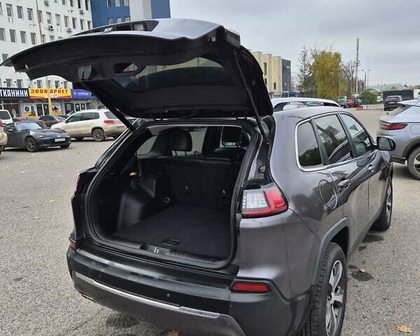 Серый Джип Чероки, объемом двигателя 3.24 л и пробегом 182 тыс. км за 15600 $, фото 10 на Automoto.ua