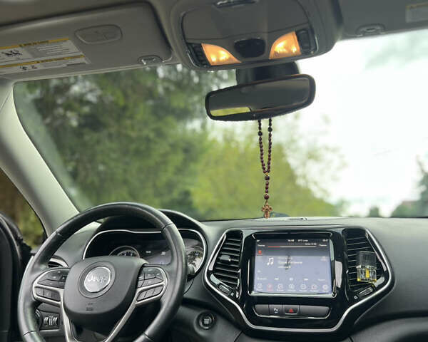 Серый Джип Чероки, объемом двигателя 3.2 л и пробегом 225 тыс. км за 15000 $, фото 18 на Automoto.ua