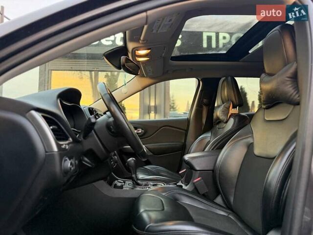 Сірий Джип Cherokee, об'ємом двигуна 2.36 л та пробігом 96 тис. км за 15900 $, фото 16 на Automoto.ua