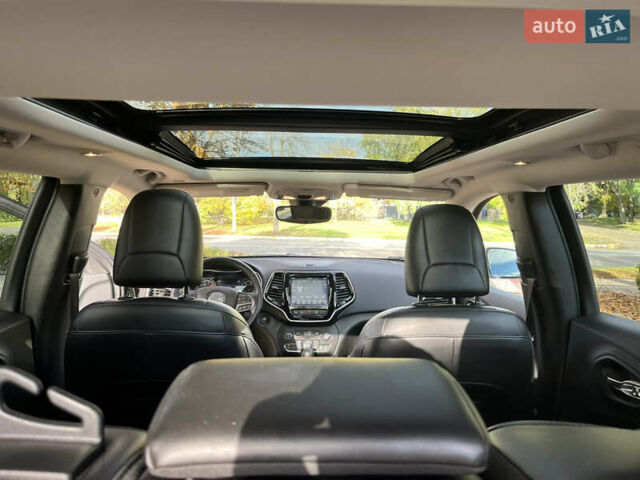 Серый Джип Чероки, объемом двигателя 3.24 л и пробегом 107 тыс. км за 19500 $, фото 14 на Automoto.ua