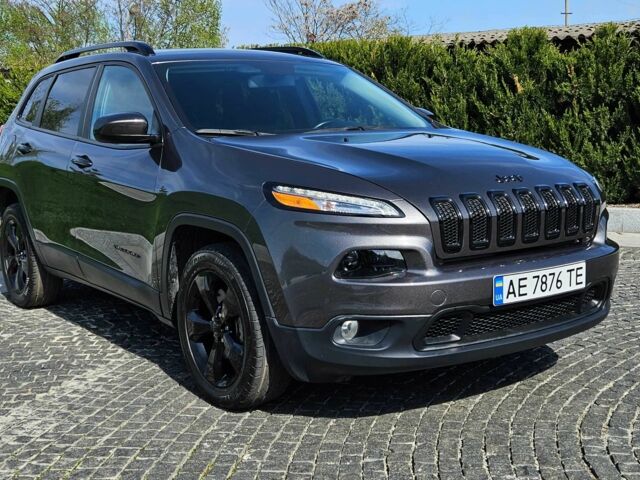 Сірий Джип Cherokee, об'ємом двигуна 0.24 л та пробігом 73 тис. км за 16200 $, фото 9 на Automoto.ua