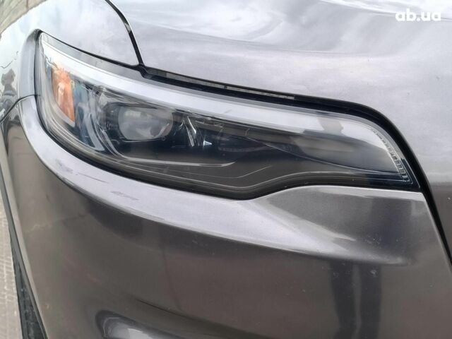 Серый Джип Чероки, объемом двигателя 2.4 л и пробегом 55 тыс. км за 17490 $, фото 3 на Automoto.ua