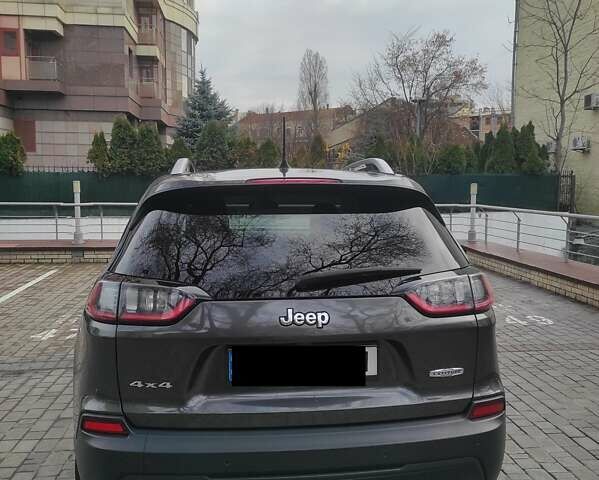 Серый Джип Чероки, объемом двигателя 2.36 л и пробегом 75 тыс. км за 18000 $, фото 1 на Automoto.ua