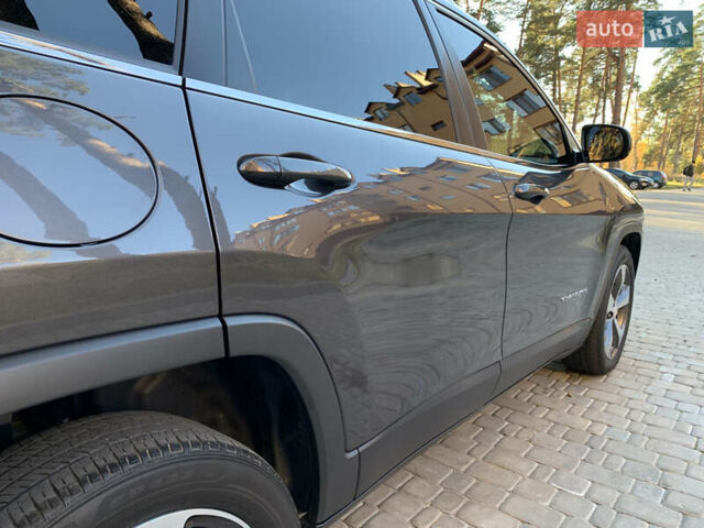 Сірий Джип Cherokee, об'ємом двигуна 2.36 л та пробігом 150 тис. км за 16600 $, фото 16 на Automoto.ua