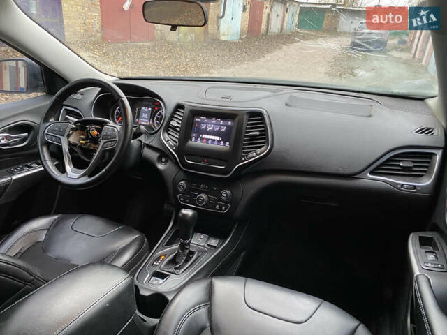 Сірий Джип Cherokee, об'ємом двигуна 2.4 л та пробігом 161 тис. км за 9300 $, фото 20 на Automoto.ua
