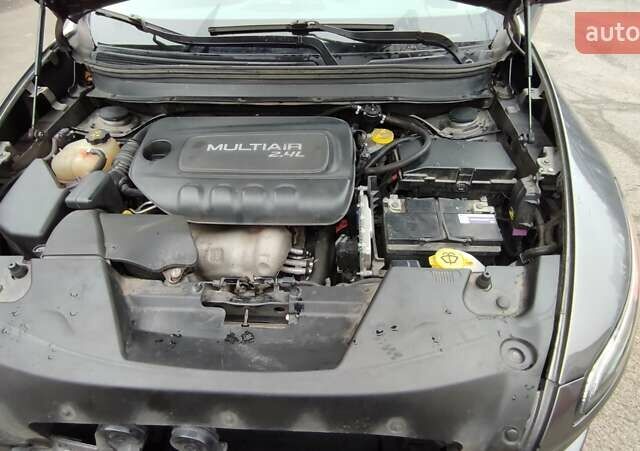 Серый Джип Чероки, объемом двигателя 2.36 л и пробегом 115 тыс. км за 14000 $, фото 7 на Automoto.ua