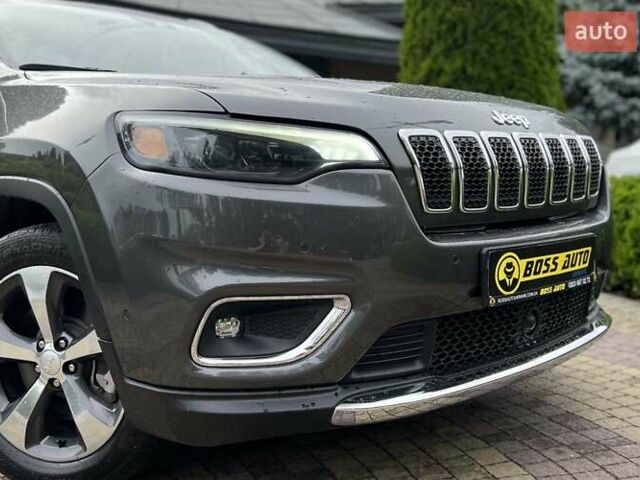 Сірий Джип Cherokee, об'ємом двигуна 2 л та пробігом 28 тис. км за 20690 $, фото 8 на Automoto.ua