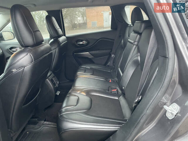 Серый Джип Чероки, объемом двигателя 2.4 л и пробегом 210 тыс. км за 14500 $, фото 40 на Automoto.ua