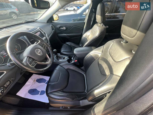 Серый Джип Чероки, объемом двигателя 2.36 л и пробегом 139 тыс. км за 16200 $, фото 15 на Automoto.ua