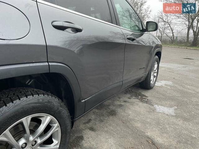 Серый Джип Чероки, объемом двигателя 2.4 л и пробегом 210 тыс. км за 14500 $, фото 19 на Automoto.ua
