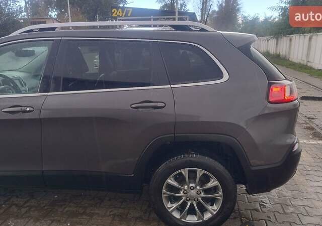 Джип Чероки 2018 в Киеве на Automoto.ua Серый Джип Чероки, объемом двигателя 3.2 л и пробегом 103 тыс. км за 17500 $, фото 3 на Automoto.ua