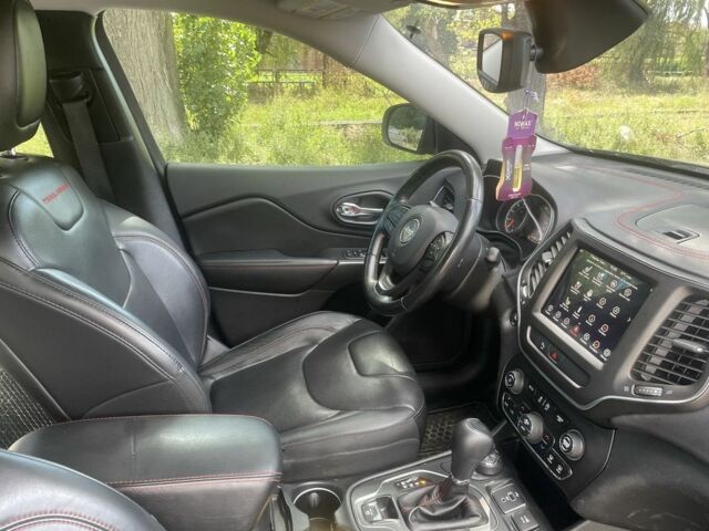 Серый Джип Чероки, объемом двигателя 3.2 л и пробегом 147 тыс. км за 19000 $, фото 7 на Automoto.ua