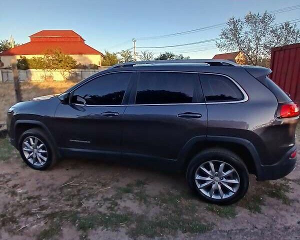 Серый Джип Чероки, объемом двигателя 2.18 л и пробегом 165 тыс. км за 18900 $, фото 4 на Automoto.ua