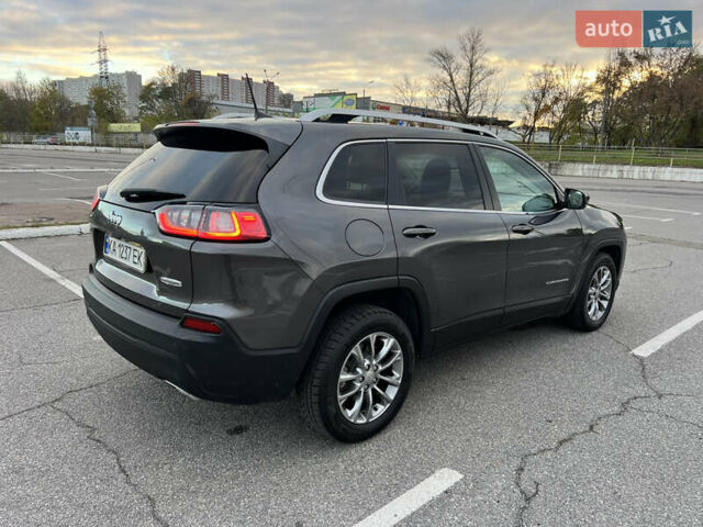 Джип Cherokee 2018 у Києві на Automoto.ua Сірий Джип Cherokee, об'ємом двигуна 3.24 л та пробігом 103 тис. км за 17800 $, фото 2 на Automoto.ua