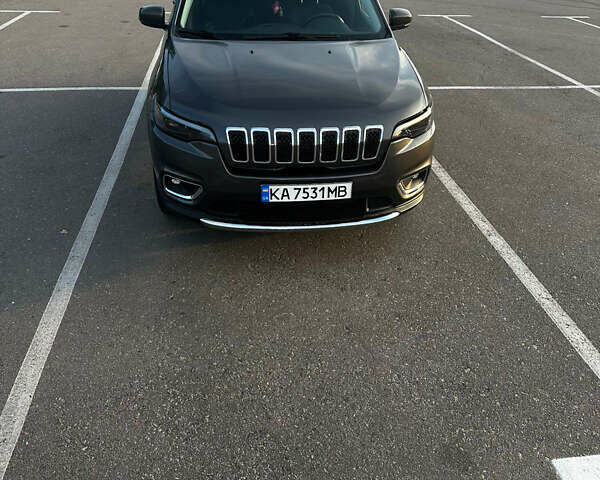 Джип Чероки 2018 в Киеве на Automoto.ua Серый Джип Чероки, объемом двигателя 3.24 л и пробегом 219 тыс. км за 16750 $, фото 4 на Automoto.ua