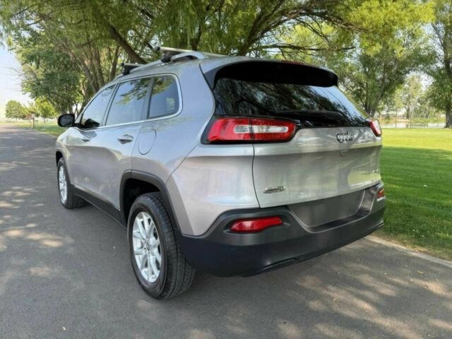 Сірий Джип Cherokee, об'ємом двигуна 2.4 л та пробігом 63 тис. км за 8300 $, фото 5 на Automoto.ua