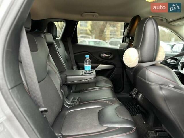 Серый Джип Чероки, объемом двигателя 2.4 л и пробегом 152 тыс. км за 15490 $, фото 16 на Automoto.ua