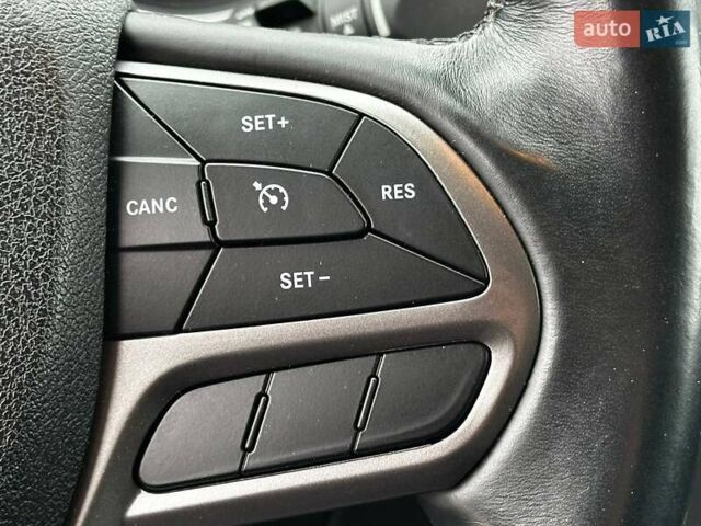 Сірий Джип Cherokee, об'ємом двигуна 3.24 л та пробігом 141 тис. км за 16799 $, фото 22 на Automoto.ua