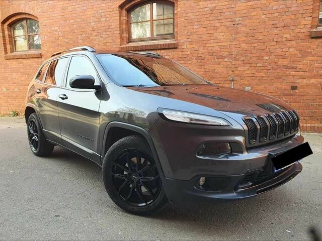 Сірий Джип Cherokee, об'ємом двигуна 0 л та пробігом 90 тис. км за 11500 $, фото 18 на Automoto.ua