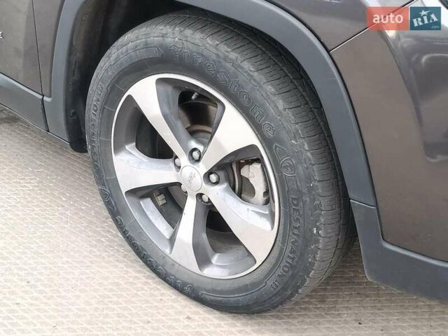 Серый Джип Чероки, объемом двигателя 2.4 л и пробегом 55 тыс. км за 17490 $, фото 5 на Automoto.ua