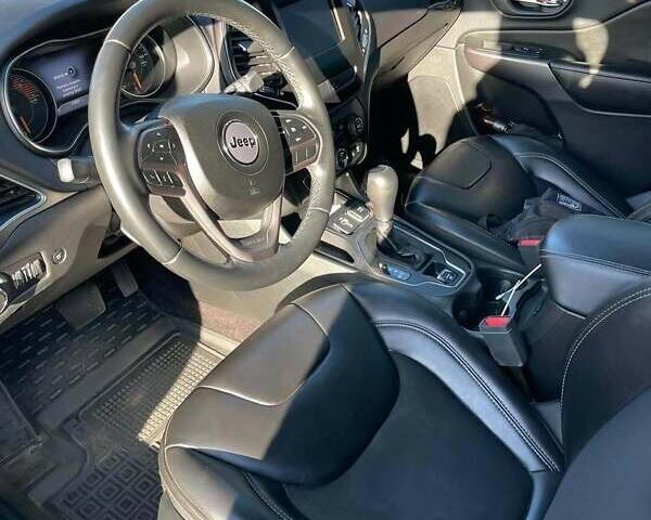 Сірий Джип Cherokee, об'ємом двигуна 2 л та пробігом 76 тис. км за 14900 $, фото 3 на Automoto.ua