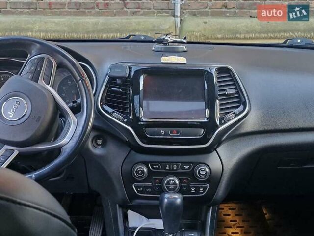 Серый Джип Чероки, объемом двигателя 3.24 л и пробегом 119 тыс. км за 18499 $, фото 19 на Automoto.ua