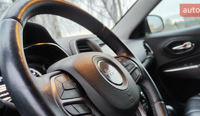 Сірий Джип Cherokee, об'ємом двигуна 2.36 л та пробігом 140 тис. км за 16200 $, фото 7 на Automoto.ua