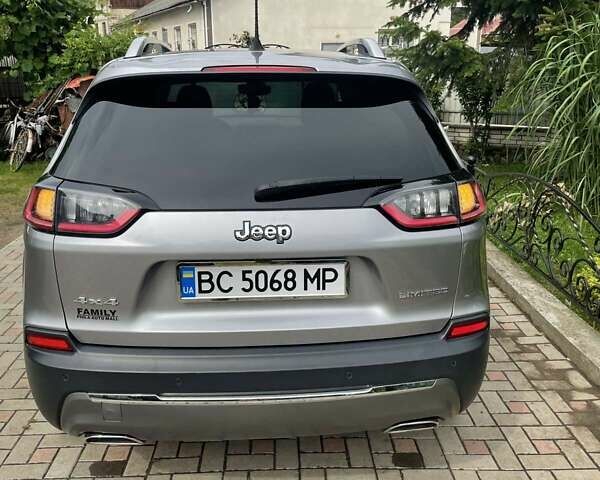 Серый Джип Чероки, объемом двигателя 1.99 л и пробегом 70 тыс. км за 16500 $, фото 3 на Automoto.ua