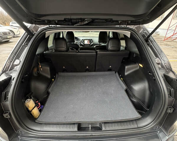 Серый Джип Чероки, объемом двигателя 2.36 л и пробегом 156 тыс. км за 17500 $, фото 20 на Automoto.ua