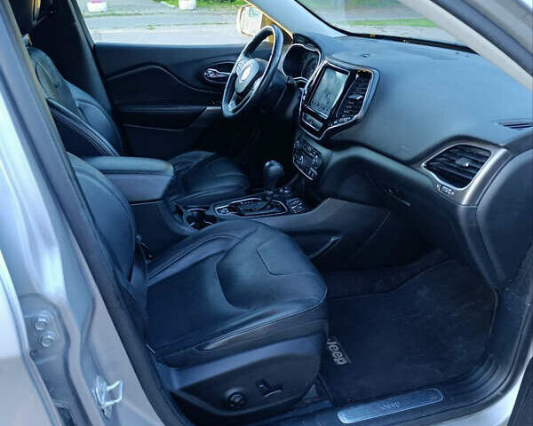 Серый Джип Чероки, объемом двигателя 3.2 л и пробегом 234 тыс. км за 15499 $, фото 9 на Automoto.ua