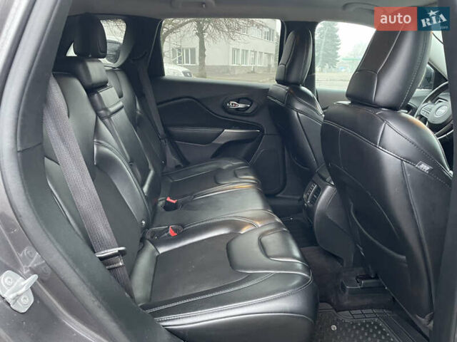 Серый Джип Чероки, объемом двигателя 2.4 л и пробегом 210 тыс. км за 14500 $, фото 42 на Automoto.ua