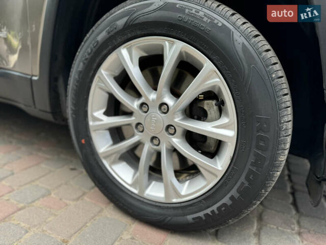 Сірий Джип Cherokee, об'ємом двигуна 3.24 л та пробігом 92 тис. км за 16500 $, фото 28 на Automoto.ua