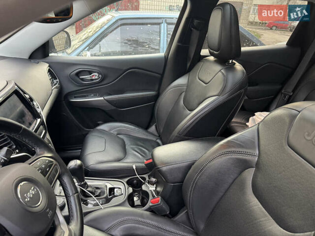 Серый Джип Чероки, объемом двигателя 3.24 л и пробегом 127 тыс. км за 22000 $, фото 15 на Automoto.ua