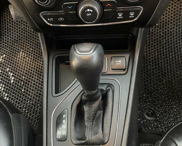 Серый Джип Чероки, объемом двигателя 2.36 л и пробегом 176 тыс. км за 16200 $, фото 28 на Automoto.ua