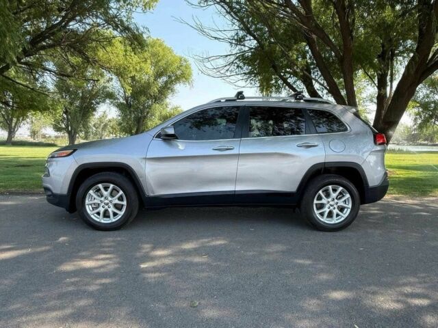Сірий Джип Cherokee, об'ємом двигуна 2.4 л та пробігом 63 тис. км за 8300 $, фото 3 на Automoto.ua