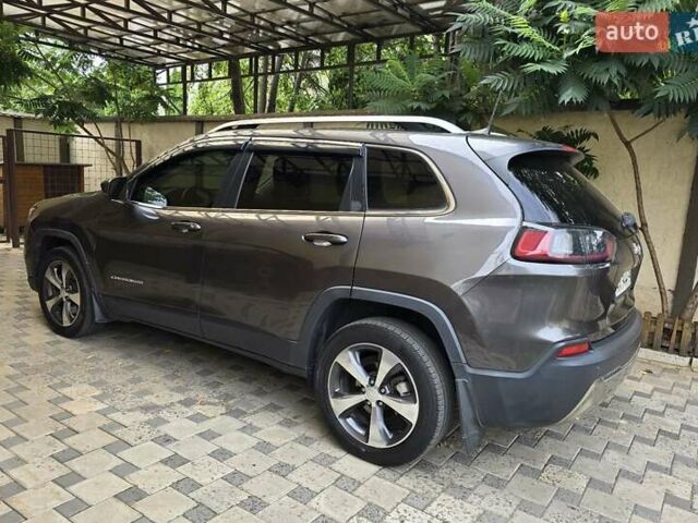Серый Джип Чероки, объемом двигателя 2.4 л и пробегом 113 тыс. км за 15999 $, фото 3 на Automoto.ua