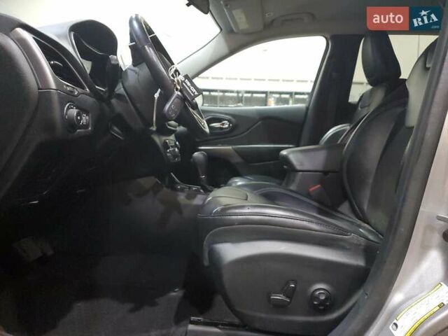 Серый Джип Чероки, объемом двигателя 2.4 л и пробегом 115 тыс. км за 11820 $, фото 6 на Automoto.ua