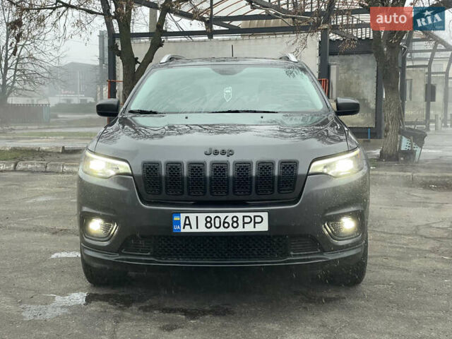 Серый Джип Чероки, объемом двигателя 2.4 л и пробегом 210 тыс. км за 14500 $, фото 2 на Automoto.ua