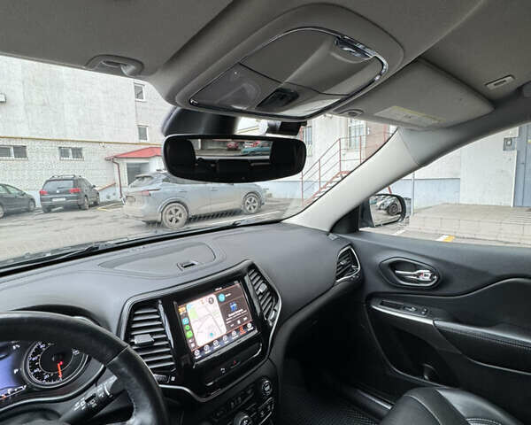 Серый Джип Чероки, объемом двигателя 2.36 л и пробегом 156 тыс. км за 17500 $, фото 3 на Automoto.ua